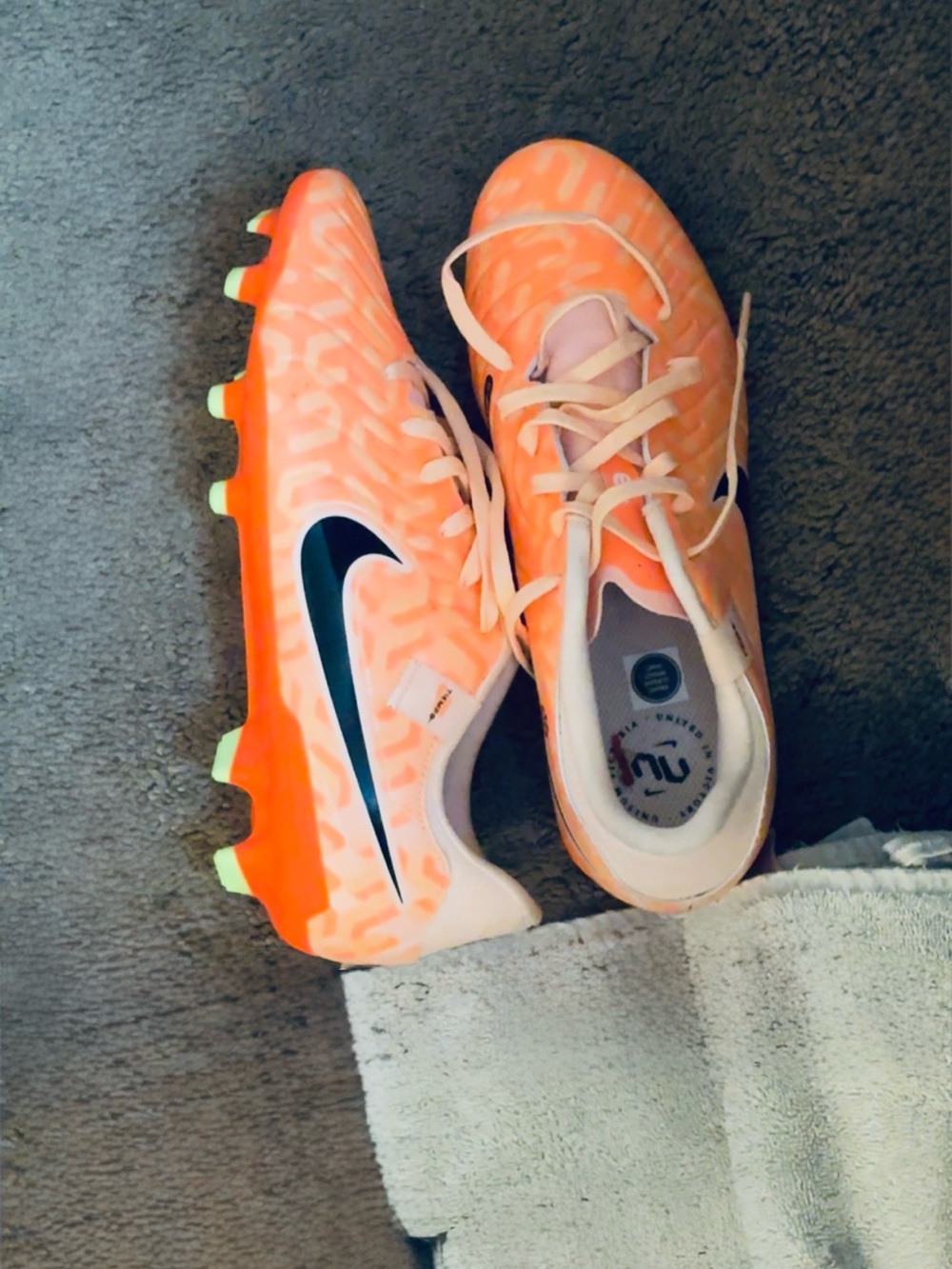 Nike Women's Tiempo Legend Academy MG